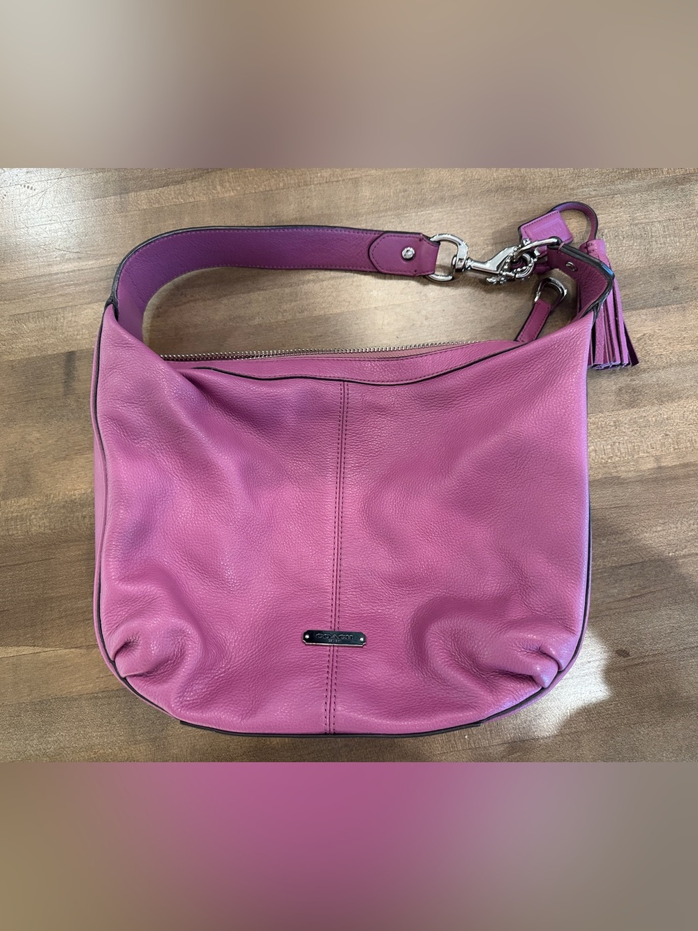 Coach - Avery Pebbled Leather
Hobo Bag - F23960 - Purple/Pink
